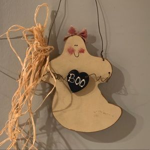 Farmhouse Halloween Ghost Decor